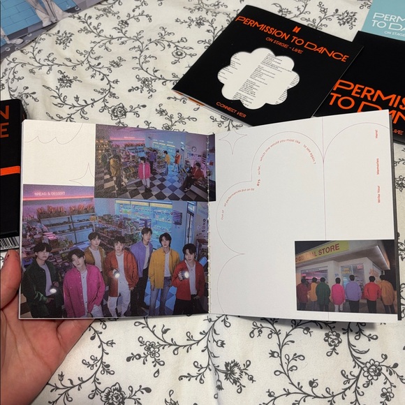 BTS Permission To Dance on stage-live album NWOT NO PHOTOCARDS!!! - Picture 3 of 6